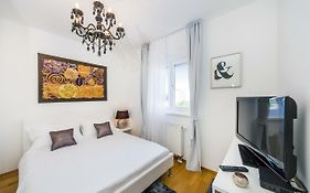 Studio Apartment K & K With Free Garage