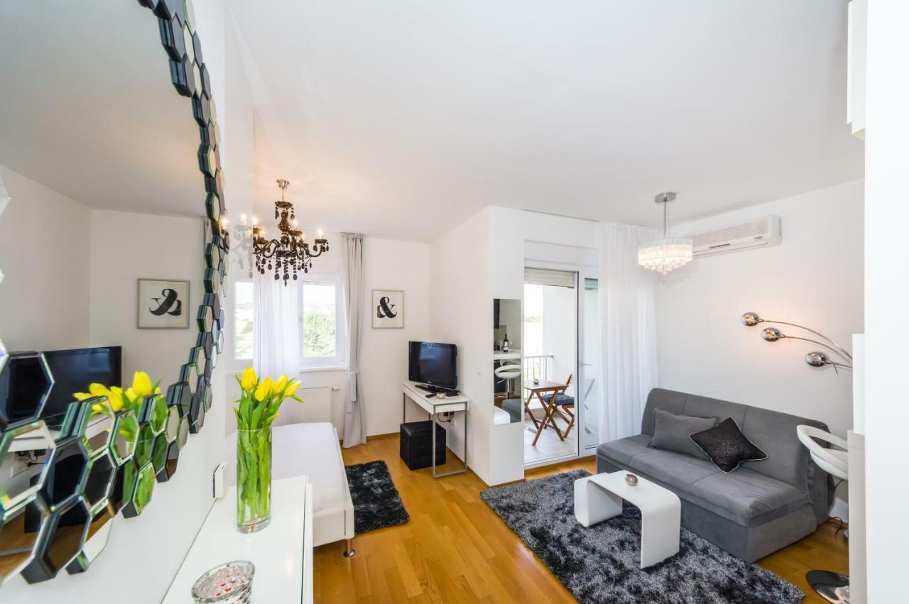 Studio Apartment K & K With Free Garage Zadar Exterior photo